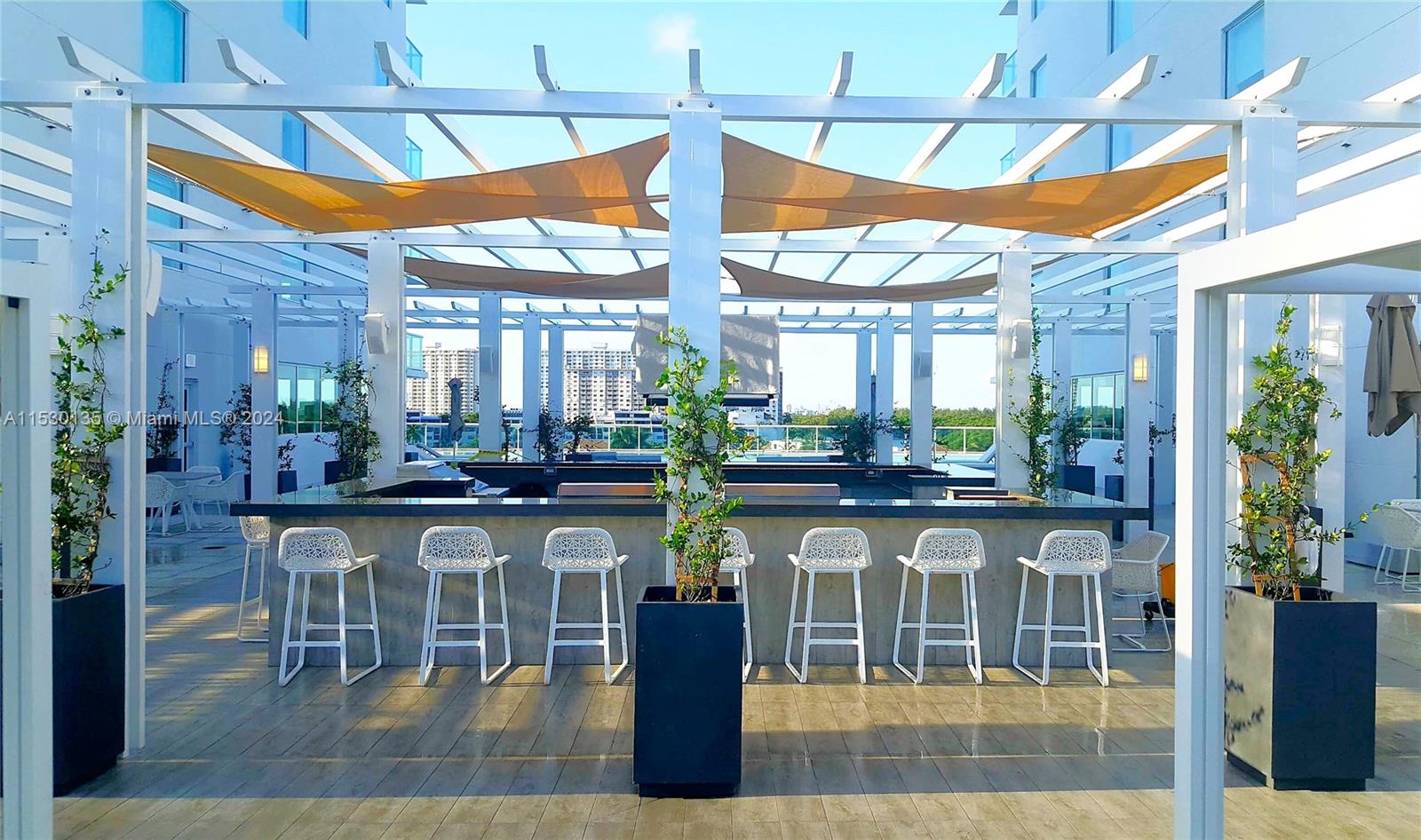 Bar/Grill Restaurant
