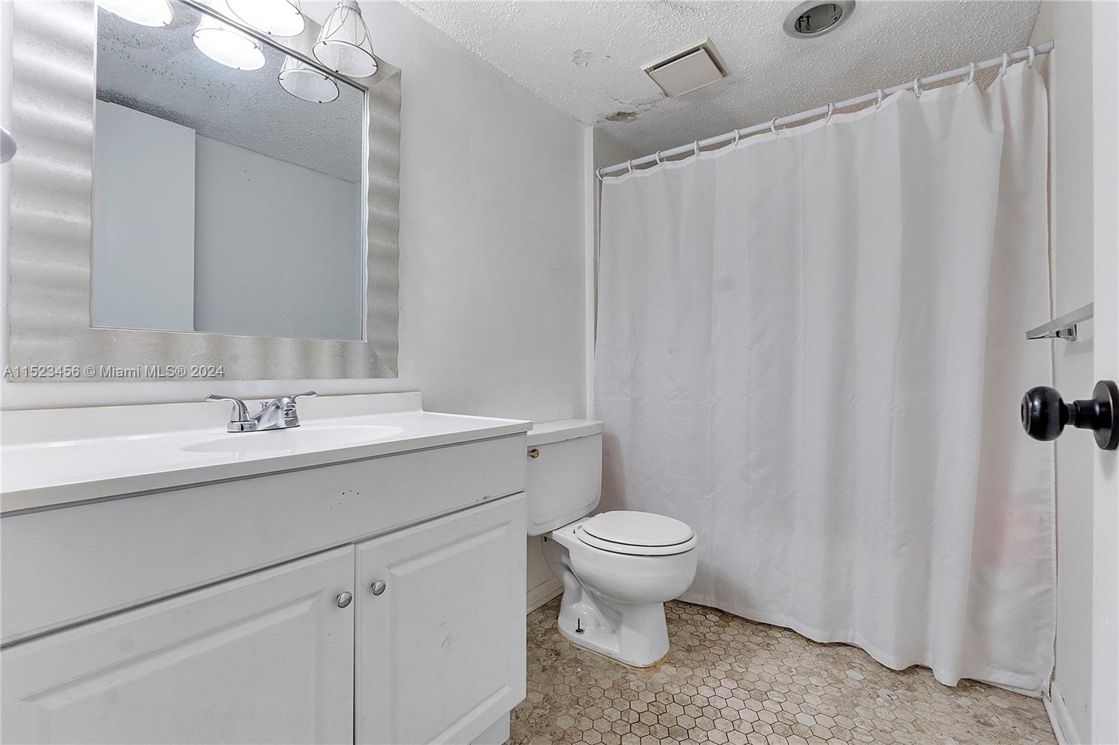 10772 La Placida Dr 7-203, Coral Springs, Florida 33065, 2 Bedrooms Bedrooms, ,2 BathroomsBathrooms,Residential,For Sale,10772 La Placida Dr 7-203,A11523456