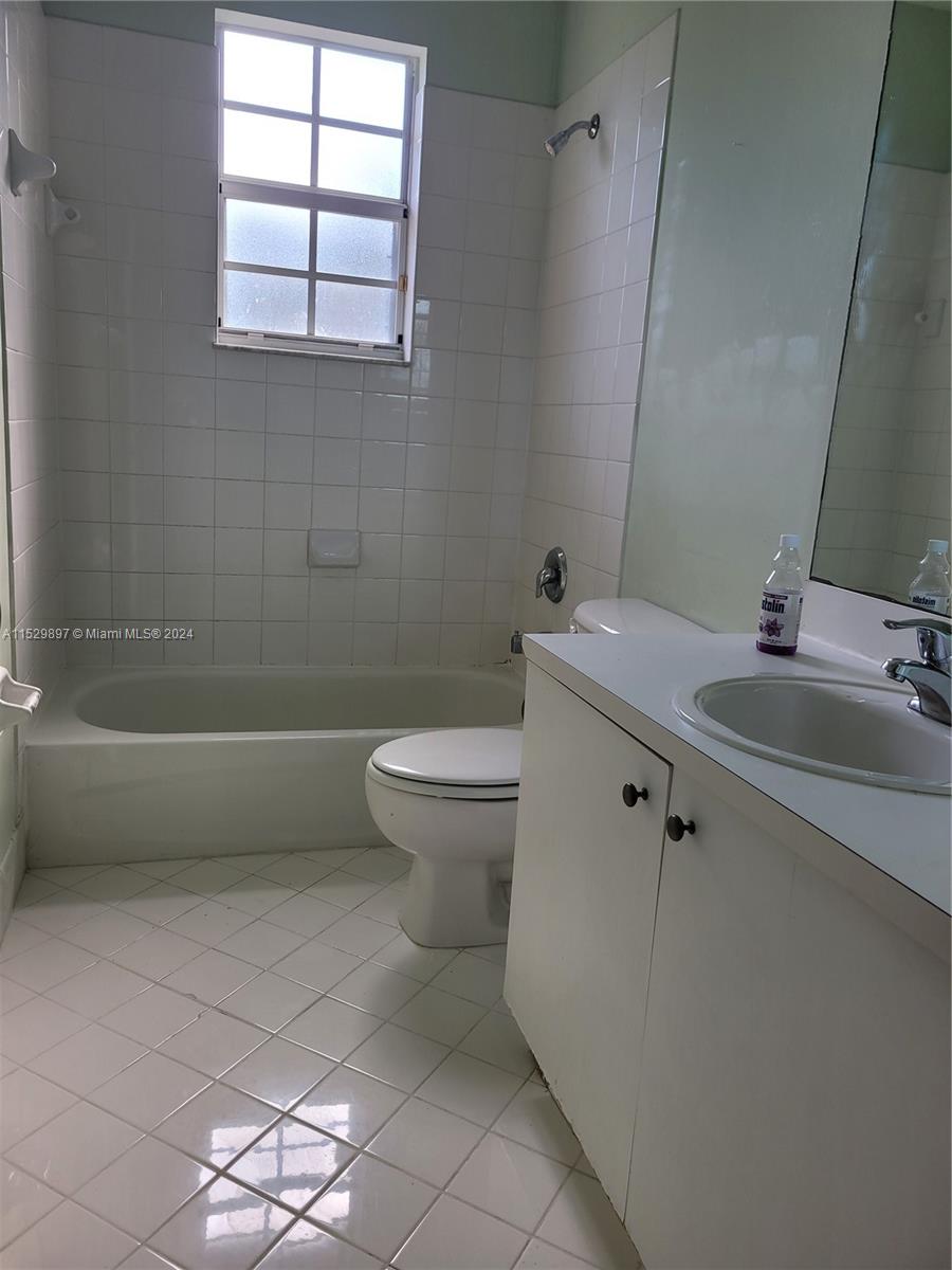 3365 NE 14 DR 201-16, Homestead, Florida 33033, 3 Bedrooms Bedrooms, ,2 BathroomsBathrooms,Residentiallease,For Rent,3365 NE 14 DR 201-16,A11529897