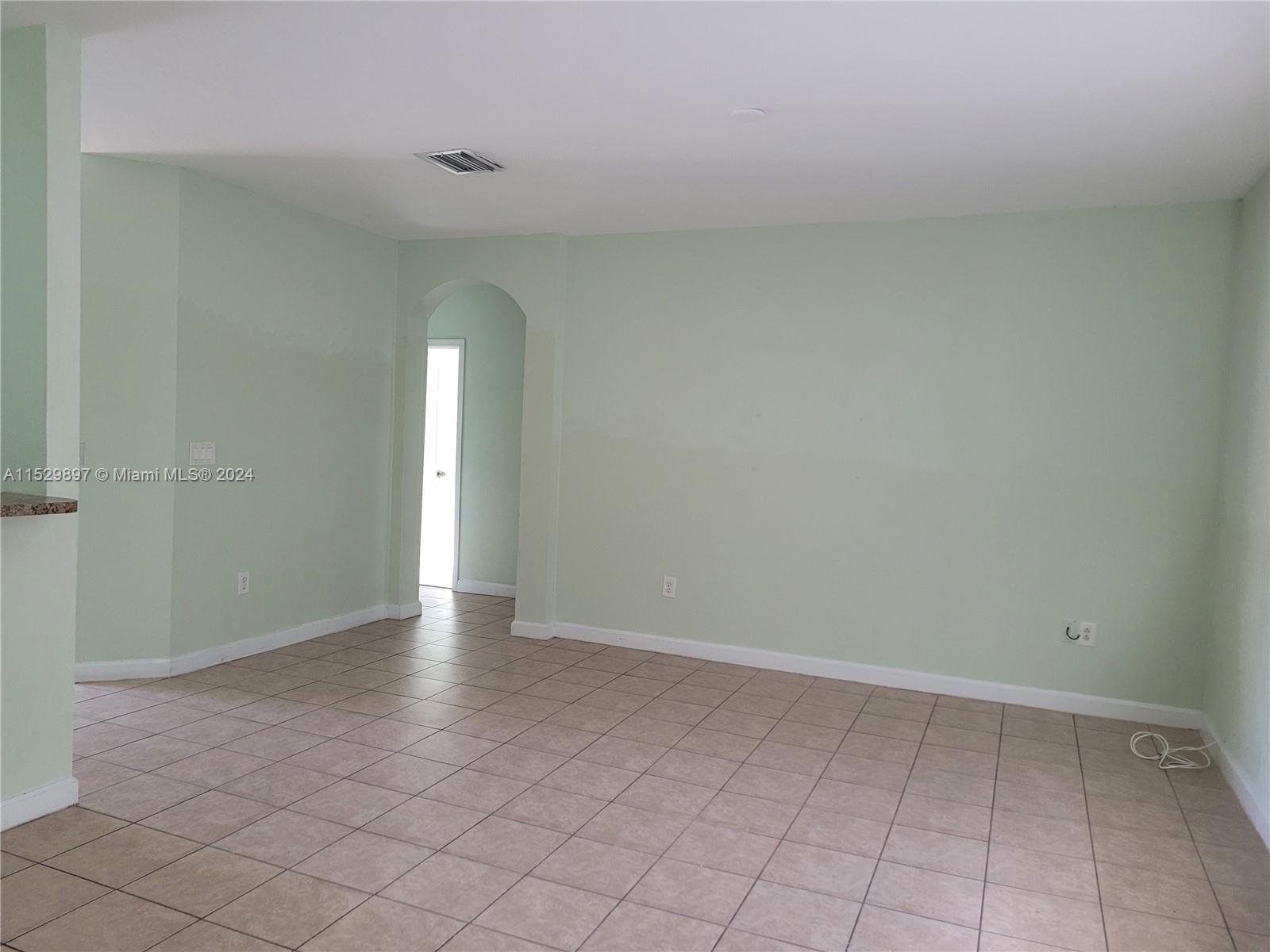 3365 NE 14 DR 201-16, Homestead, Florida 33033, 3 Bedrooms Bedrooms, ,2 BathroomsBathrooms,Residentiallease,For Rent,3365 NE 14 DR 201-16,A11529897