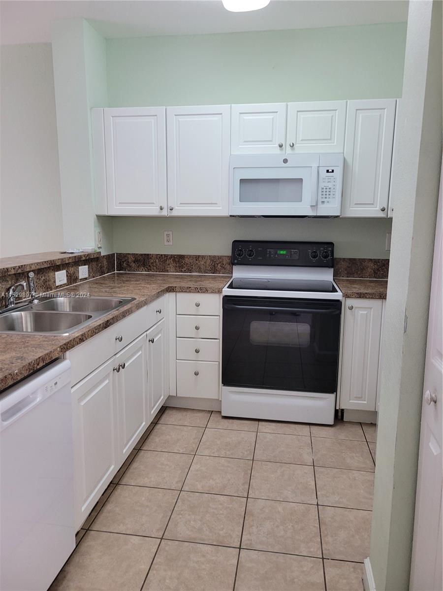 3365 NE 14 DR 201-16, Homestead, Florida 33033, 3 Bedrooms Bedrooms, ,2 BathroomsBathrooms,Residentiallease,For Rent,3365 NE 14 DR 201-16,A11529897