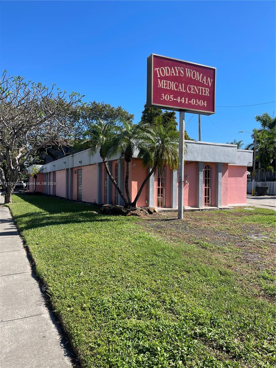 3250 S Dixie Hwy  For Sale A11526225, FL