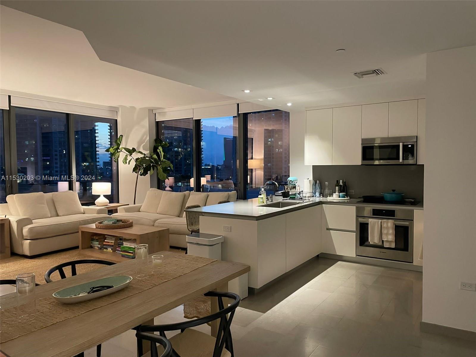 68 SE 6th St 1012, Miami, Florida 33131, 2 Bedrooms Bedrooms, ,2 BathroomsBathrooms,Residential,For Sale,68 SE 6th St 1012,A11530203