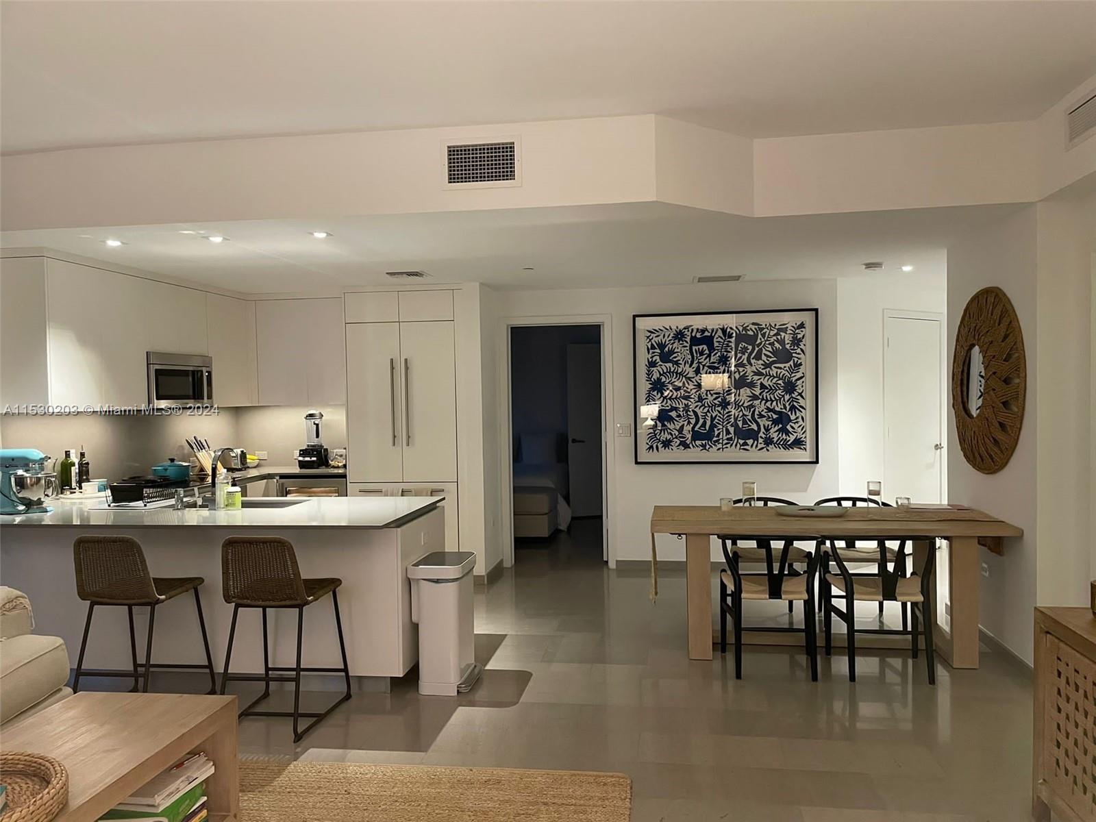 68 SE 6th St 1012, Miami, Florida 33131, 2 Bedrooms Bedrooms, ,2 BathroomsBathrooms,Residential,For Sale,68 SE 6th St 1012,A11530203
