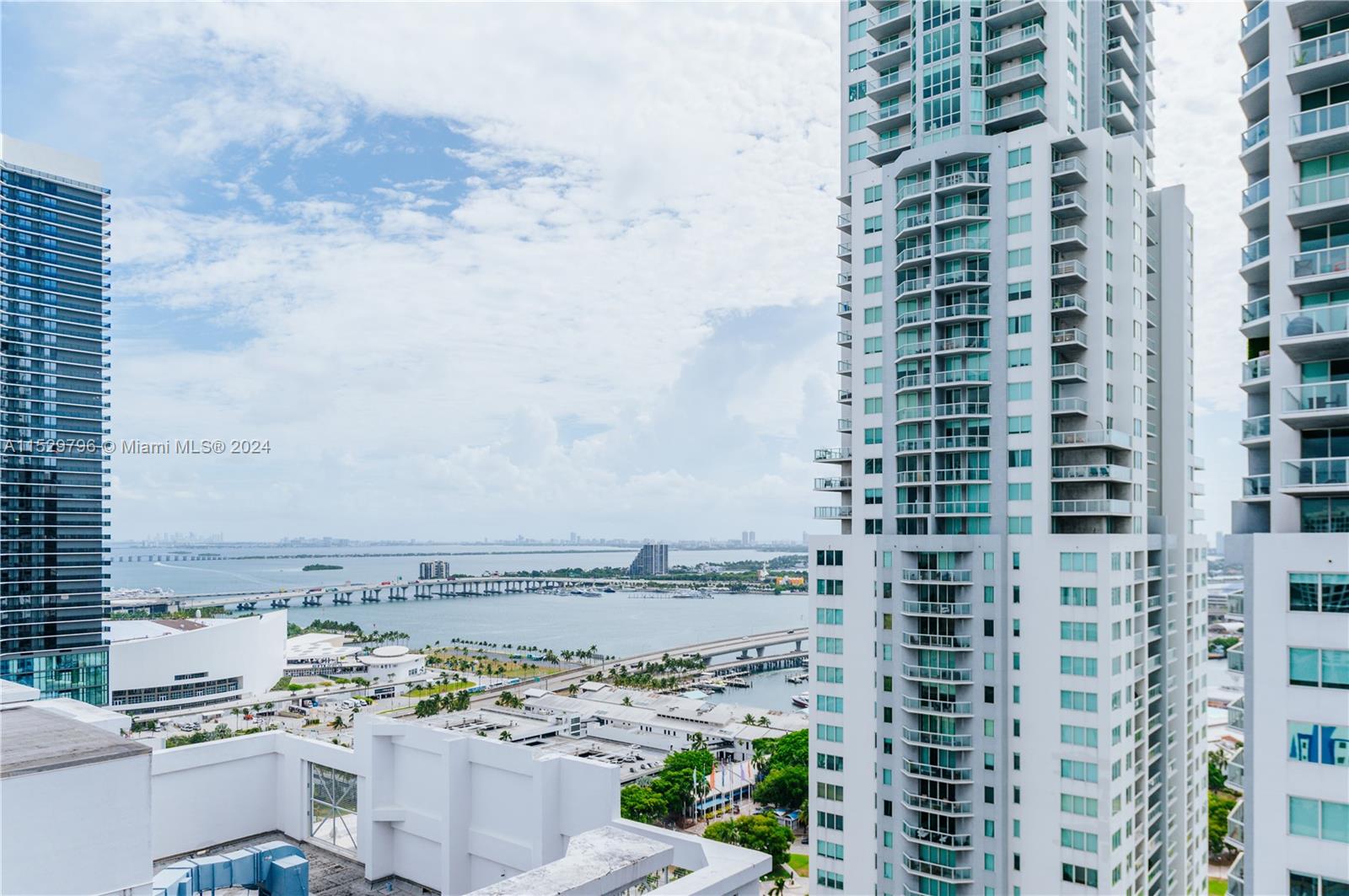 227 NE 2nd St 2908, Miami, Florida 33132, 1 Room Rooms,1 BathroomBathrooms,Residential,For Sale,227 NE 2nd St 2908,A11529796