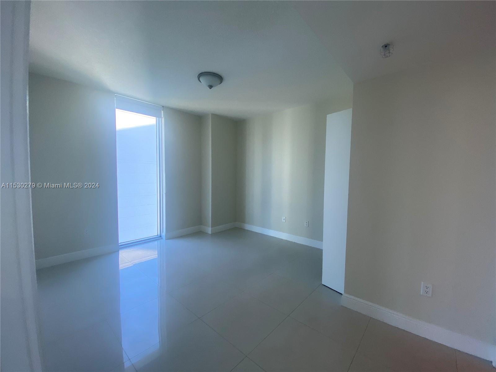 185 SW 7 ST 3411, Miami, Florida 33130, 3 Bedrooms Bedrooms, ,3 BathroomsBathrooms,Residentiallease,For Rent,185 SW 7 ST 3411,A11530279