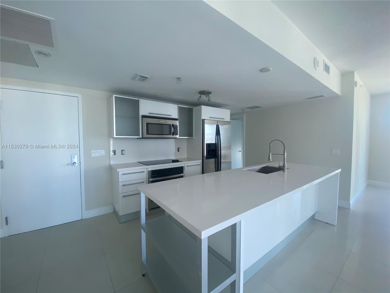 185 SW 7 ST 3411, Miami, Florida 33130, 3 Bedrooms Bedrooms, ,3 BathroomsBathrooms,Residentiallease,For Rent,185 SW 7 ST 3411,A11530279