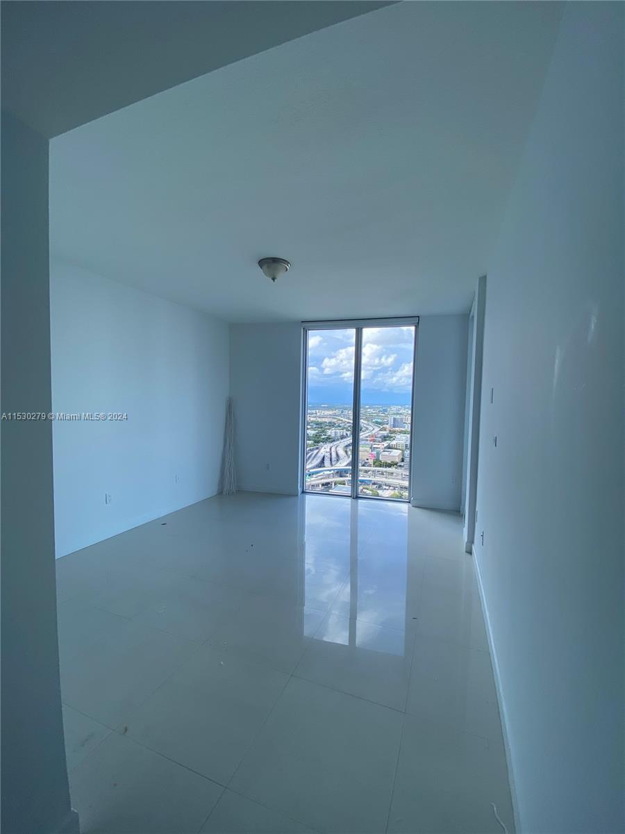 185 SW 7 ST 3411, Miami, Florida 33130, 3 Bedrooms Bedrooms, ,3 BathroomsBathrooms,Residentiallease,For Rent,185 SW 7 ST 3411,A11530279