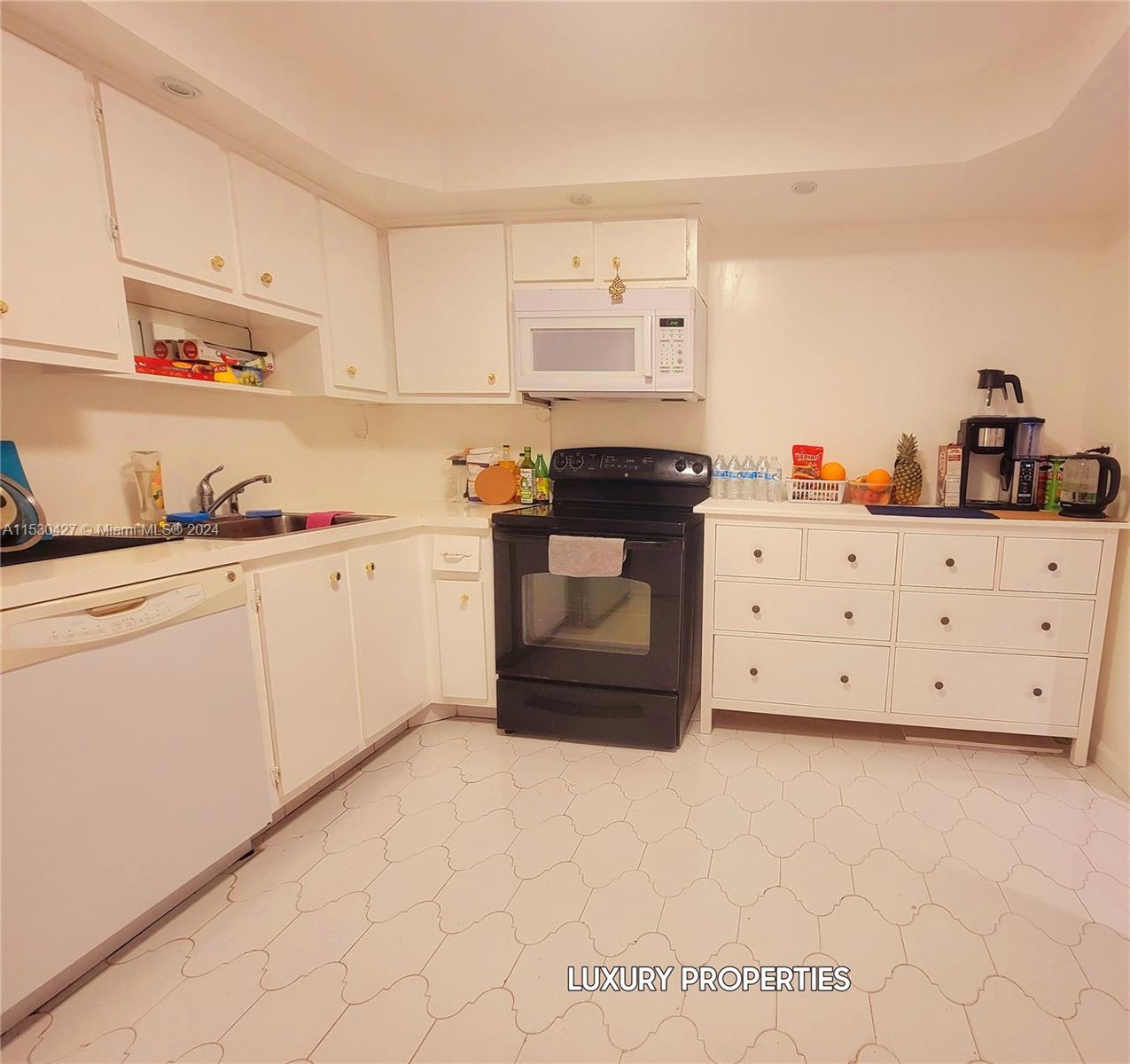 251 174th St 1611, Sunny Isles Beach, Florida 33160, 2 Bedrooms Bedrooms, ,2 BathroomsBathrooms,Residential,For Sale,251 174th St 1611,A11530427