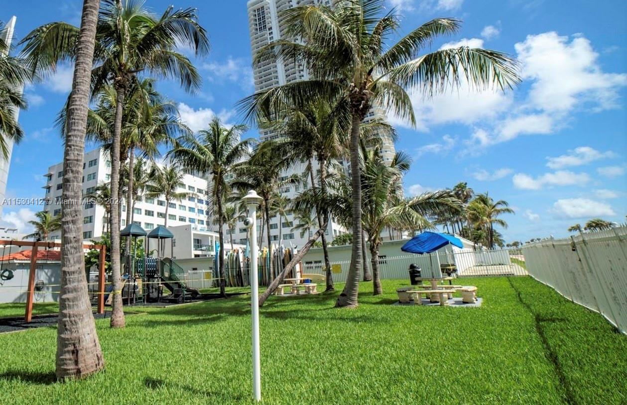 6301 Collins Ave 1103, Miami Beach, Florida 33141, 3 Bedrooms Bedrooms, ,2 BathroomsBathrooms,Residential,For Sale,6301 Collins Ave 1103,A11530412
