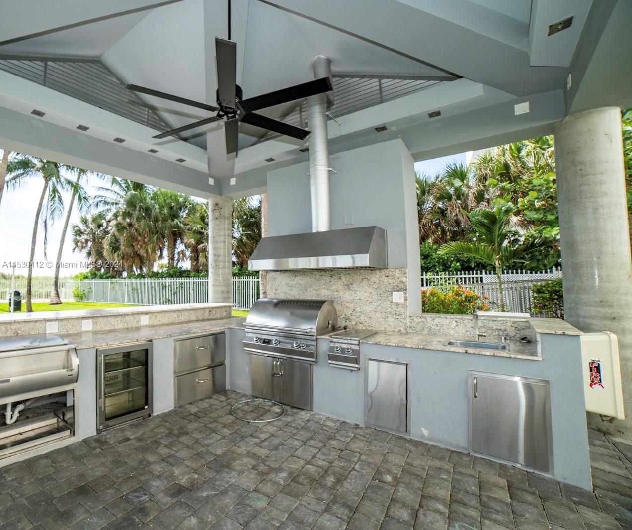 6301 Collins Ave 1103, Miami Beach, Florida 33141, 3 Bedrooms Bedrooms, ,2 BathroomsBathrooms,Residential,For Sale,6301 Collins Ave 1103,A11530412