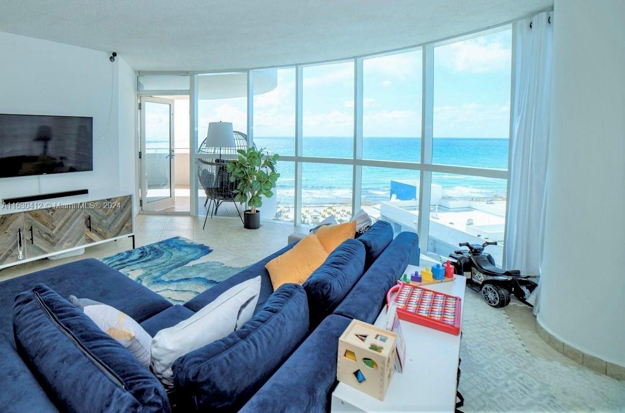 6301 Collins Ave 1103, Miami Beach, Florida 33141, 3 Bedrooms Bedrooms, ,2 BathroomsBathrooms,Residential,For Sale,6301 Collins Ave 1103,A11530412