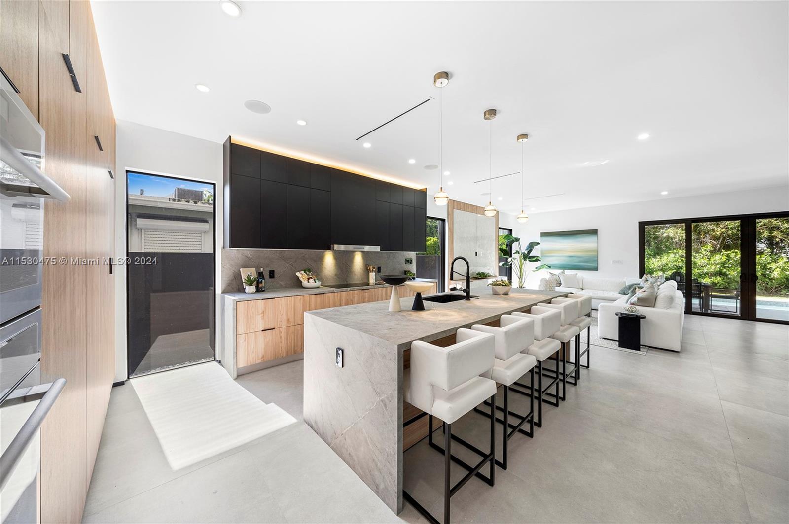 3320 NE 17th St, Fort Lauderdale, Florida 33305, 6 Bedrooms Bedrooms, ,6 BathroomsBathrooms,Residential,For Sale,3320 NE 17th St,A11530475