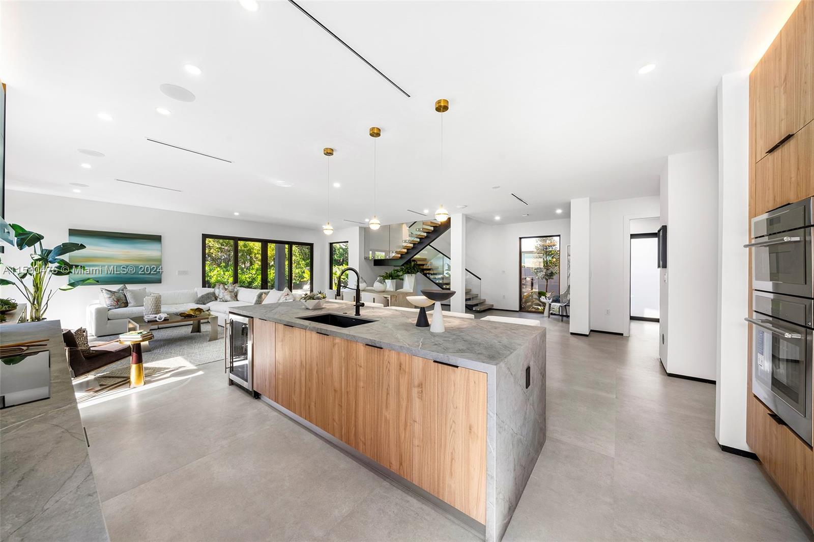 3320 NE 17th St, Fort Lauderdale, Florida 33305, 6 Bedrooms Bedrooms, ,6 BathroomsBathrooms,Residential,For Sale,3320 NE 17th St,A11530475