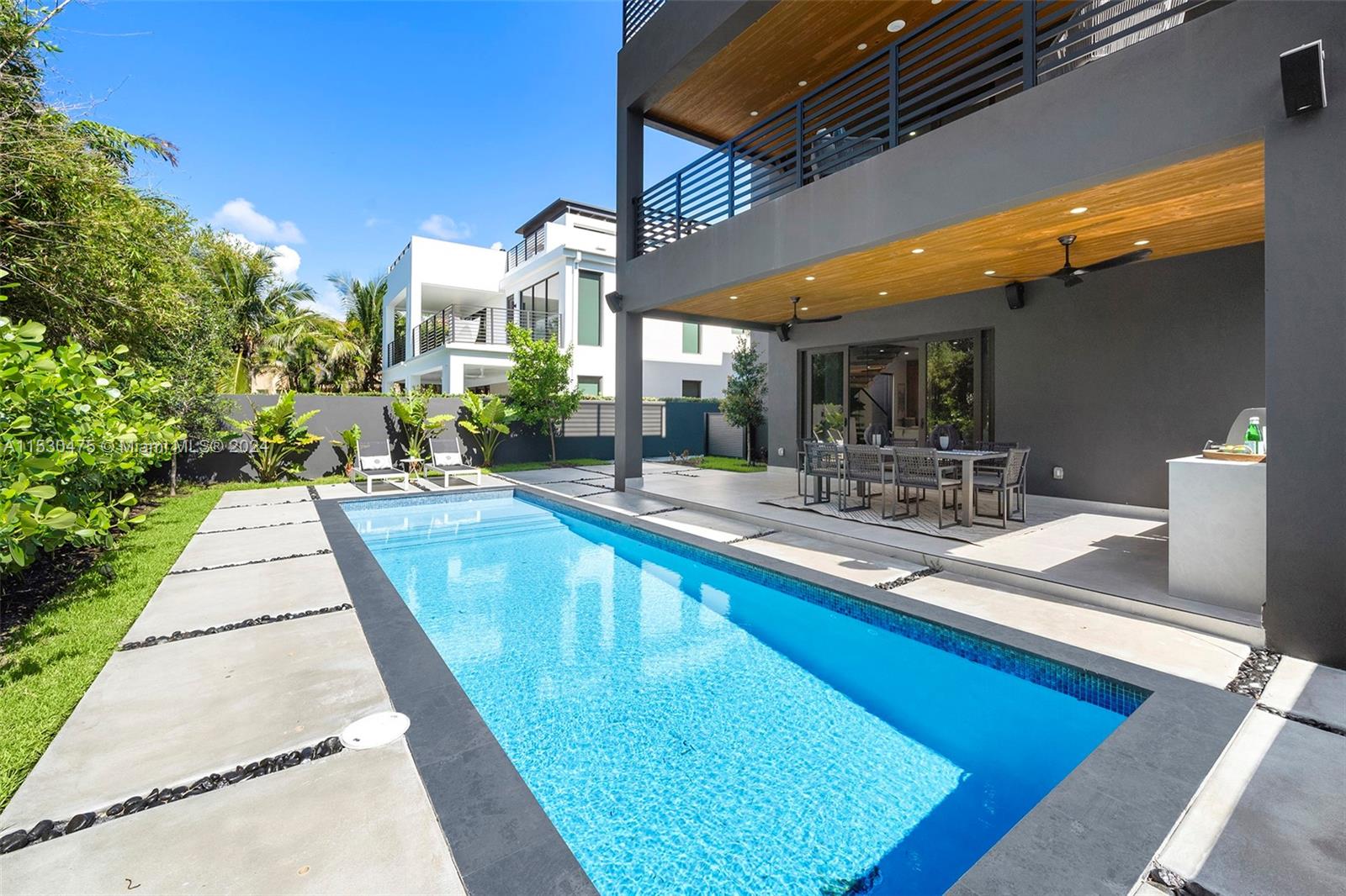 3320 NE 17th St, Fort Lauderdale, Florida 33305, 6 Bedrooms Bedrooms, ,6 BathroomsBathrooms,Residential,For Sale,3320 NE 17th St,A11530475