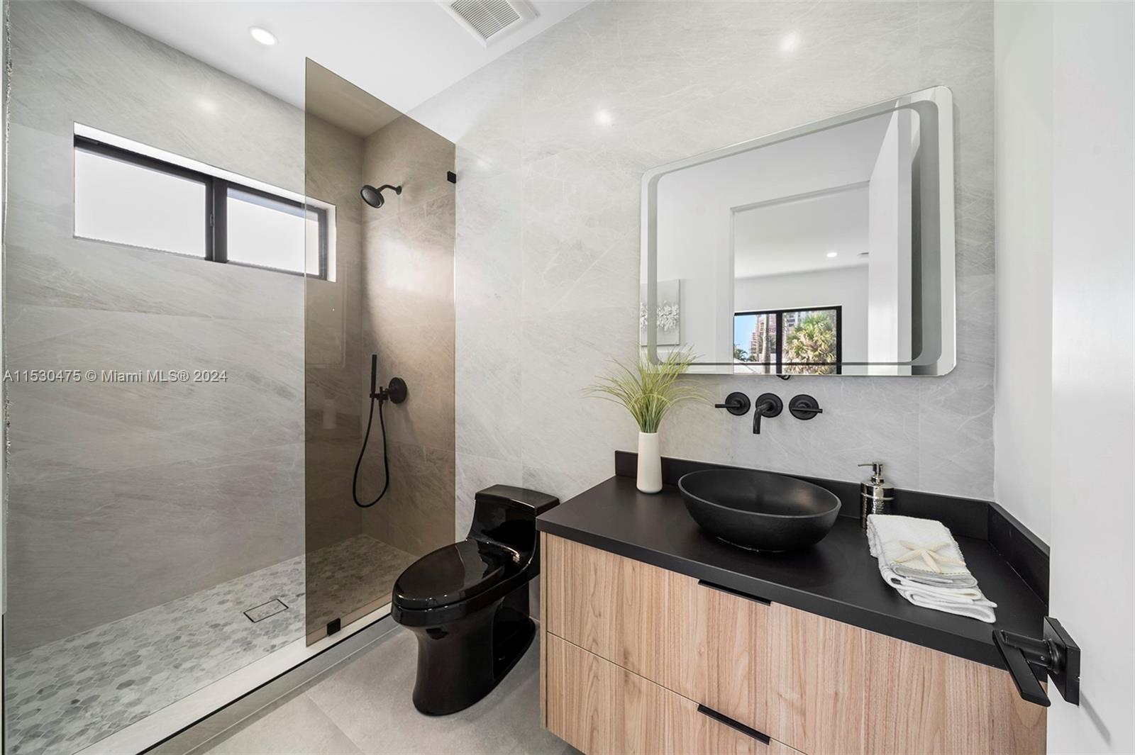 3320 NE 17th St, Fort Lauderdale, Florida 33305, 6 Bedrooms Bedrooms, ,6 BathroomsBathrooms,Residential,For Sale,3320 NE 17th St,A11530475