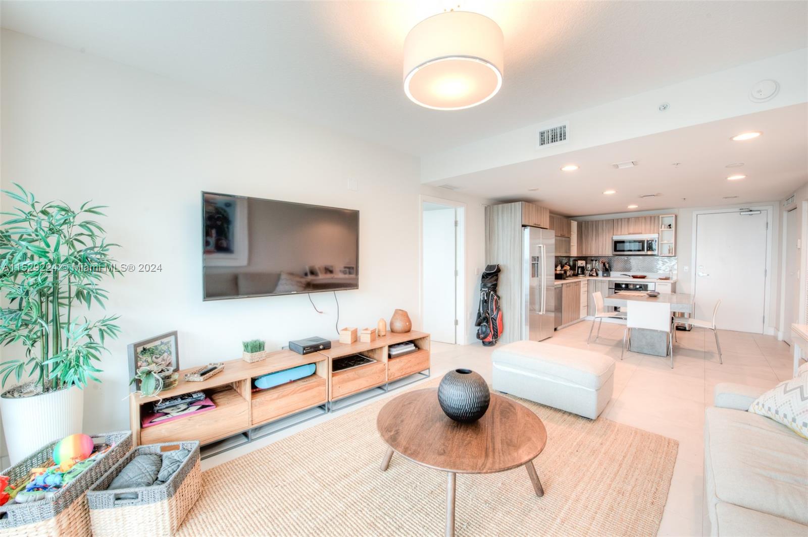 6700 Indian Creek Dr 604, Miami Beach, Florida 33141, 2 Bedrooms Bedrooms, ,2 BathroomsBathrooms,Residentiallease,For Rent,6700 Indian Creek Dr 604,A11529224