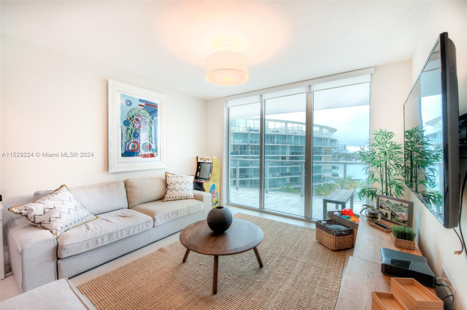 6700 Indian Creek Dr 604, Miami Beach, Florida 33141, 2 Bedrooms Bedrooms, ,2 BathroomsBathrooms,Residentiallease,For Rent,6700 Indian Creek Dr 604,A11529224