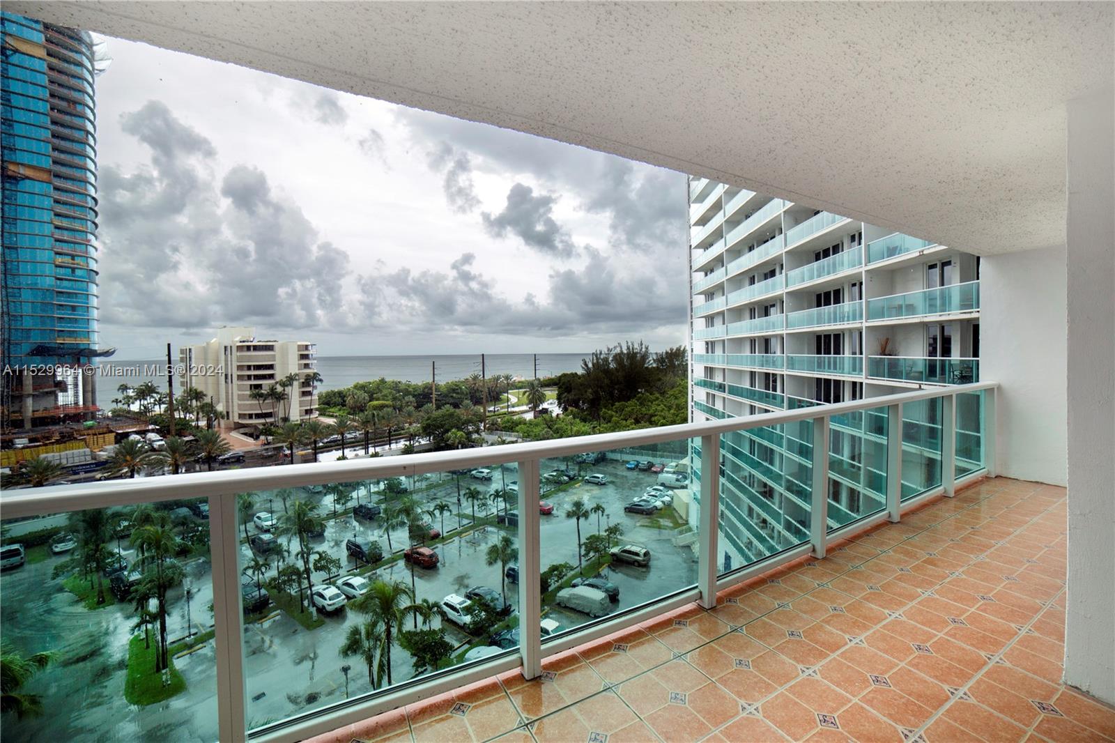 100 Bayview Dr 809, Sunny Isles Beach, Florida 33160, 1 Bedroom Bedrooms, ,1 BathroomBathrooms,Residentiallease,For Rent,100 Bayview Dr 809,A11529964