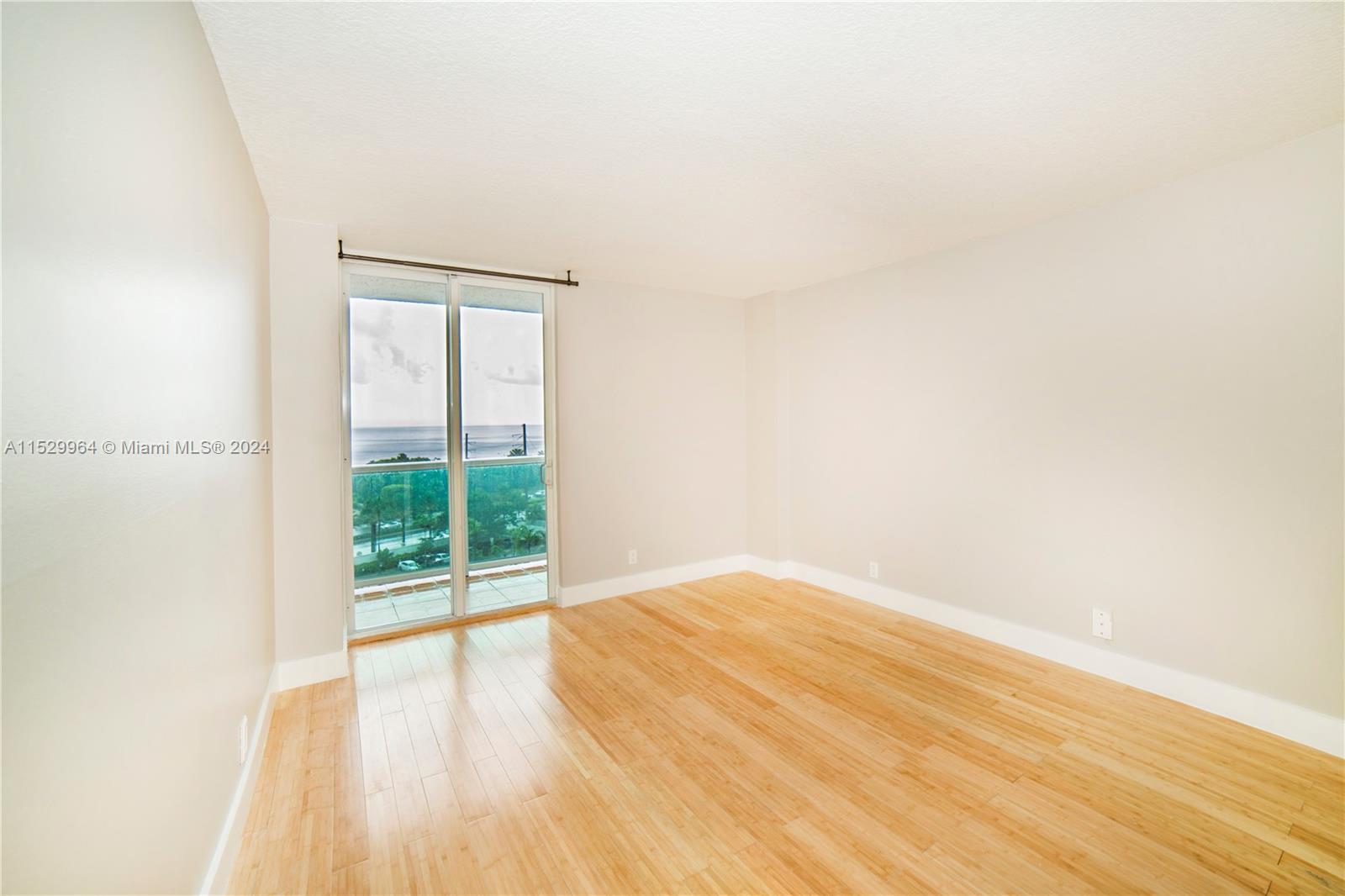 100 Bayview Dr 809, Sunny Isles Beach, Florida 33160, 1 Bedroom Bedrooms, ,1 BathroomBathrooms,Residentiallease,For Rent,100 Bayview Dr 809,A11529964
