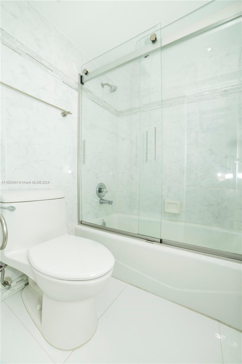 100 Bayview Dr 809, Sunny Isles Beach, Florida 33160, 1 Bedroom Bedrooms, ,1 BathroomBathrooms,Residentiallease,For Rent,100 Bayview Dr 809,A11529964