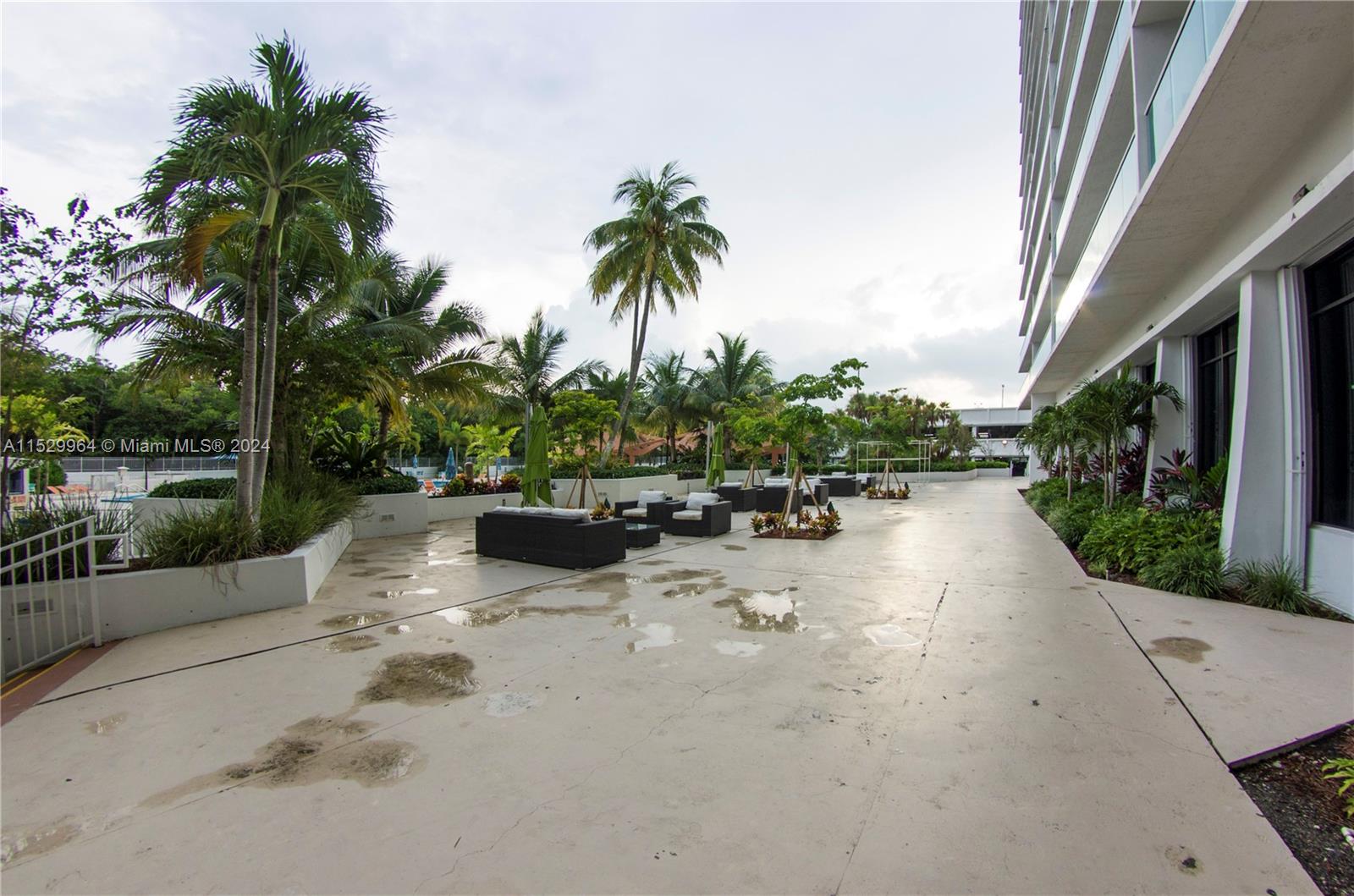 100 Bayview Dr 809, Sunny Isles Beach, Florida 33160, 1 Bedroom Bedrooms, ,1 BathroomBathrooms,Residentiallease,For Rent,100 Bayview Dr 809,A11529964