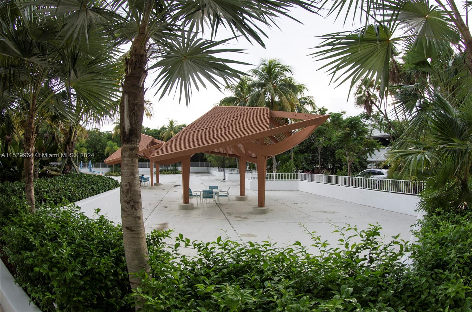 100 Bayview Dr 809, Sunny Isles Beach, Florida 33160, 1 Bedroom Bedrooms, ,1 BathroomBathrooms,Residentiallease,For Rent,100 Bayview Dr 809,A11529964