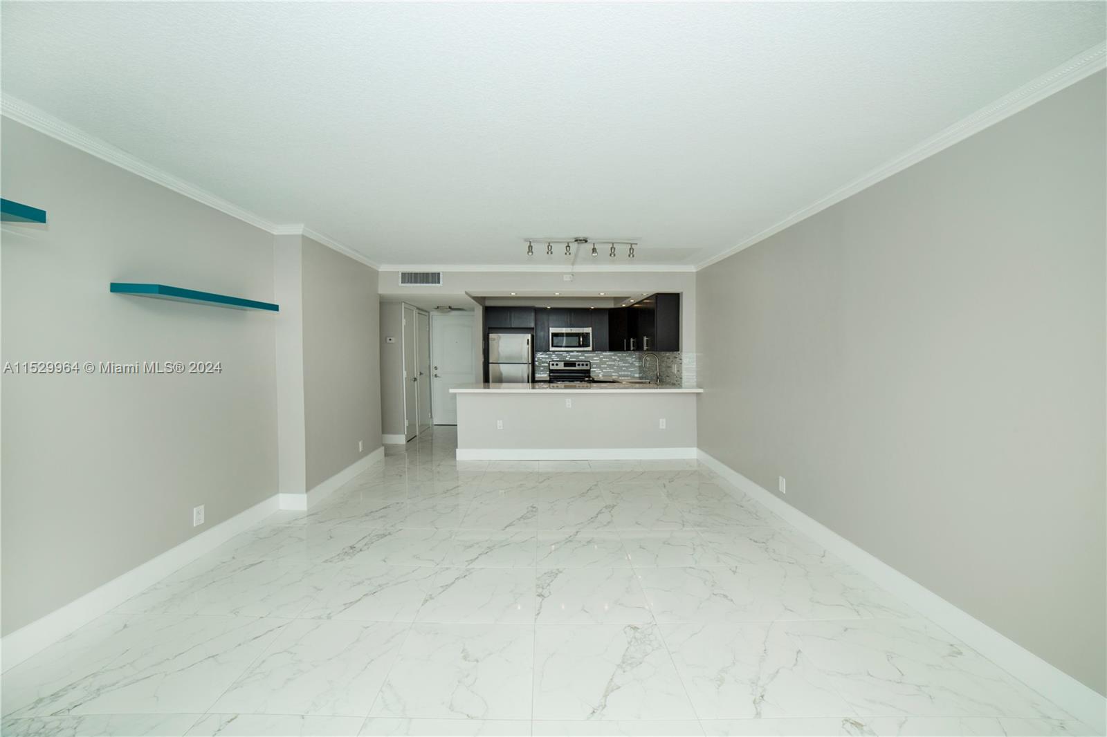 100 Bayview Dr 809, Sunny Isles Beach, Florida 33160, 1 Bedroom Bedrooms, ,1 BathroomBathrooms,Residentiallease,For Rent,100 Bayview Dr 809,A11529964