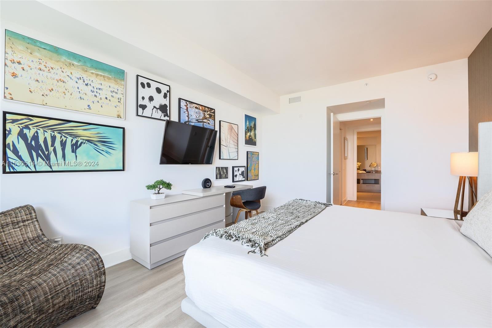 4111 S Ocean Dr 1412, Hollywood, Florida 33019, 1 Bedroom Bedrooms, ,1 BathroomBathrooms,Residential,For Sale,4111 S Ocean Dr 1412,A11530514