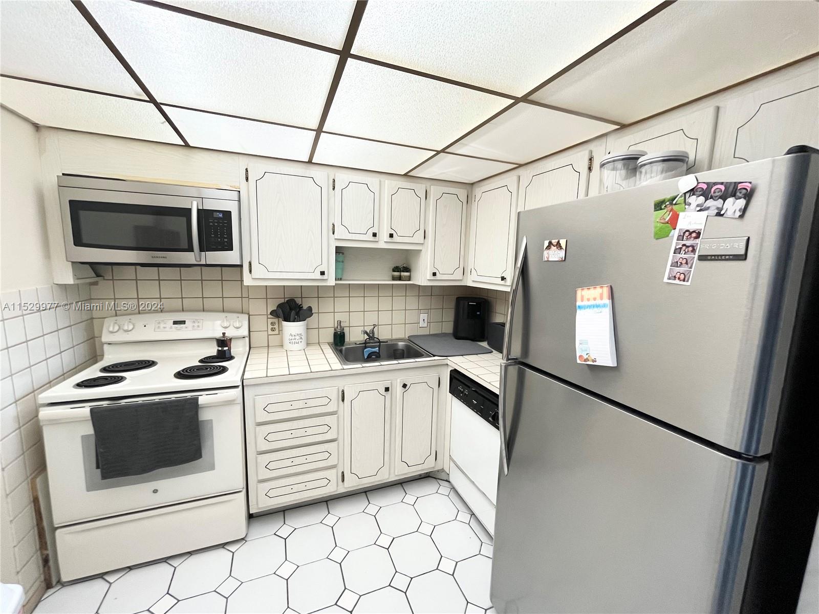 13155 Ixora Ct 804, North Miami, Florida 33181, 1 Bedroom Bedrooms, ,1 BathroomBathrooms,Residential,For Sale,13155 Ixora Ct 804,A11529977
