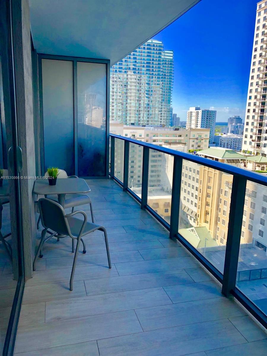 45 SW 9th St 1407, Miami, Florida 33130, 1 Bedroom Bedrooms, ,1 BathroomBathrooms,Residentiallease,For Rent,45 SW 9th St 1407,A11530866