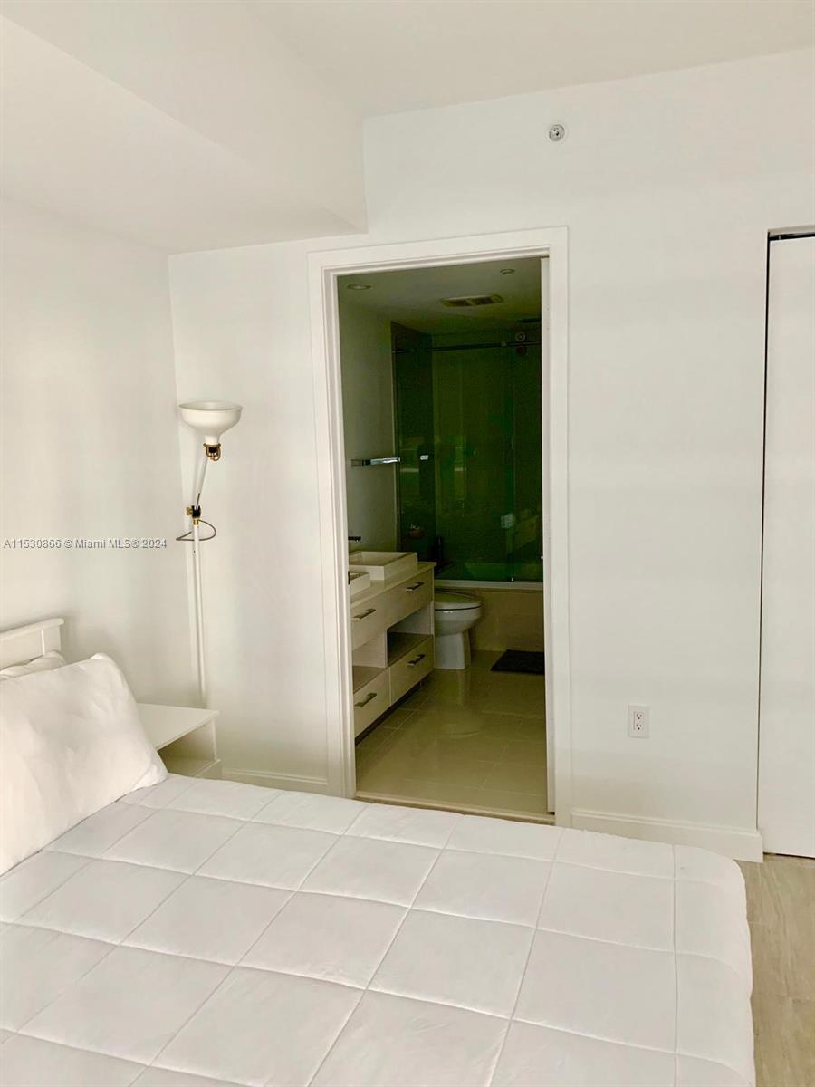 45 SW 9th St 1407, Miami, Florida 33130, 1 Bedroom Bedrooms, ,1 BathroomBathrooms,Residentiallease,For Rent,45 SW 9th St 1407,A11530866