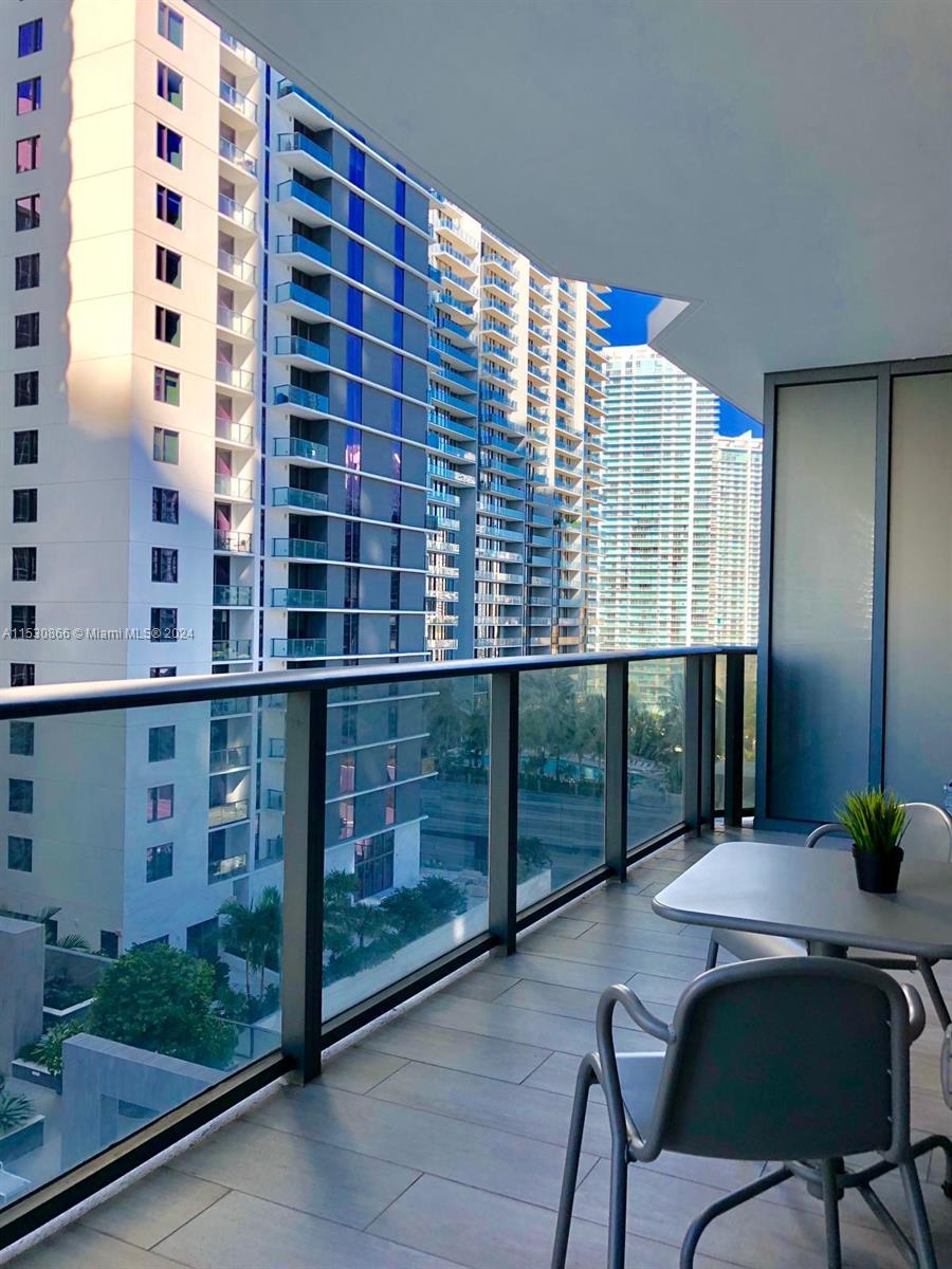 45 SW 9th St 1407, Miami, Florida 33130, 1 Bedroom Bedrooms, ,1 BathroomBathrooms,Residentiallease,For Rent,45 SW 9th St 1407,A11530866