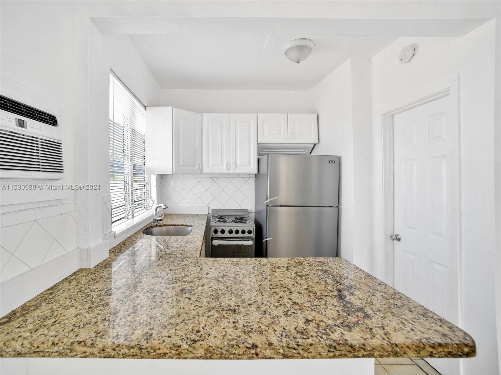 265 E 7th St 4, Hialeah, Florida 33010, 1 Bedroom Bedrooms, ,1 BathroomBathrooms,Residentiallease,For Rent,265 E 7th St 4,A11530989