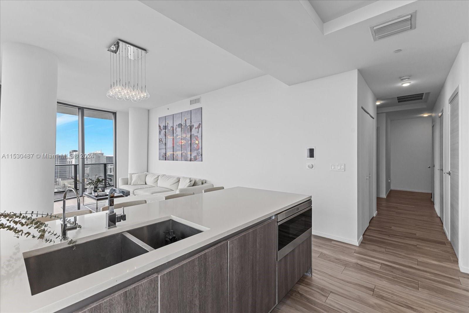 801 S Miami Ave 5509, Miami, Florida 33130, 3 Bedrooms Bedrooms, ,3 BathroomsBathrooms,Residential,For Sale,801 S Miami Ave 5509,A11530487