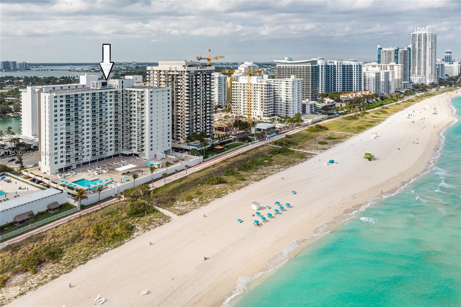 5701 Collins Ave 412, Miami Beach, Florida 33140, 2 Bedrooms Bedrooms, ,2 BathroomsBathrooms,Residentiallease,For Rent,5701 Collins Ave 412,A11530949