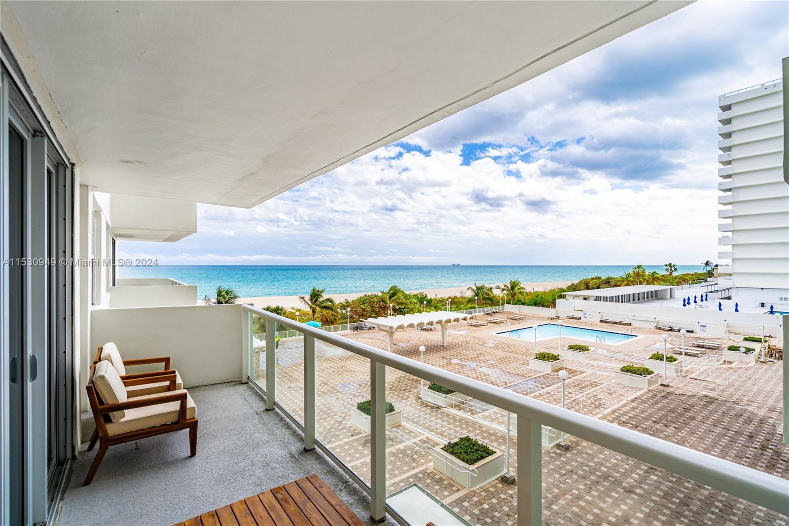 5701 Collins Ave 412, Miami Beach, Florida 33140, 2 Bedrooms Bedrooms, ,2 BathroomsBathrooms,Residentiallease,For Rent,5701 Collins Ave 412,A11530949