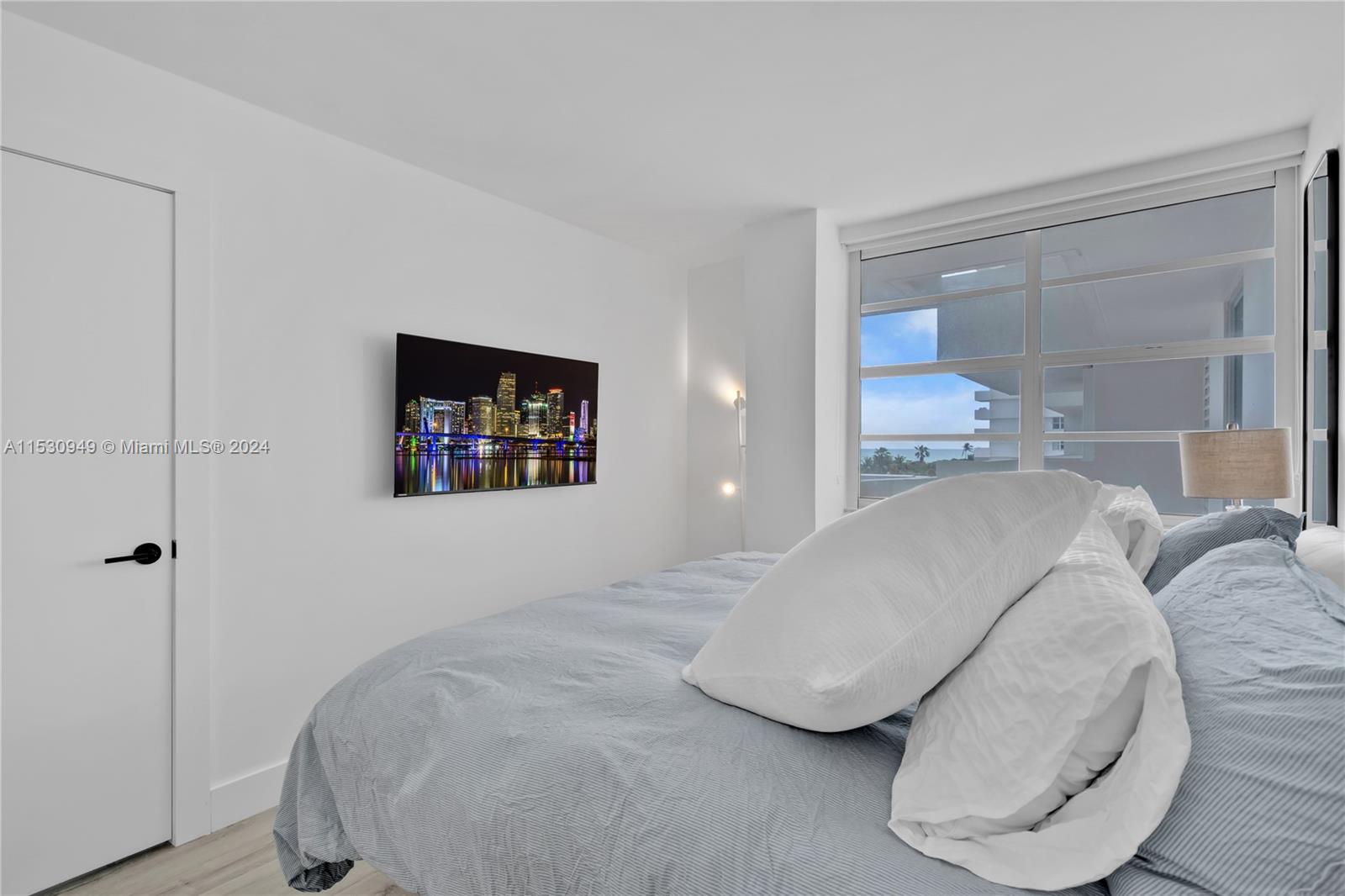 5701 Collins Ave 412, Miami Beach, Florida 33140, 2 Bedrooms Bedrooms, ,2 BathroomsBathrooms,Residentiallease,For Rent,5701 Collins Ave 412,A11530949
