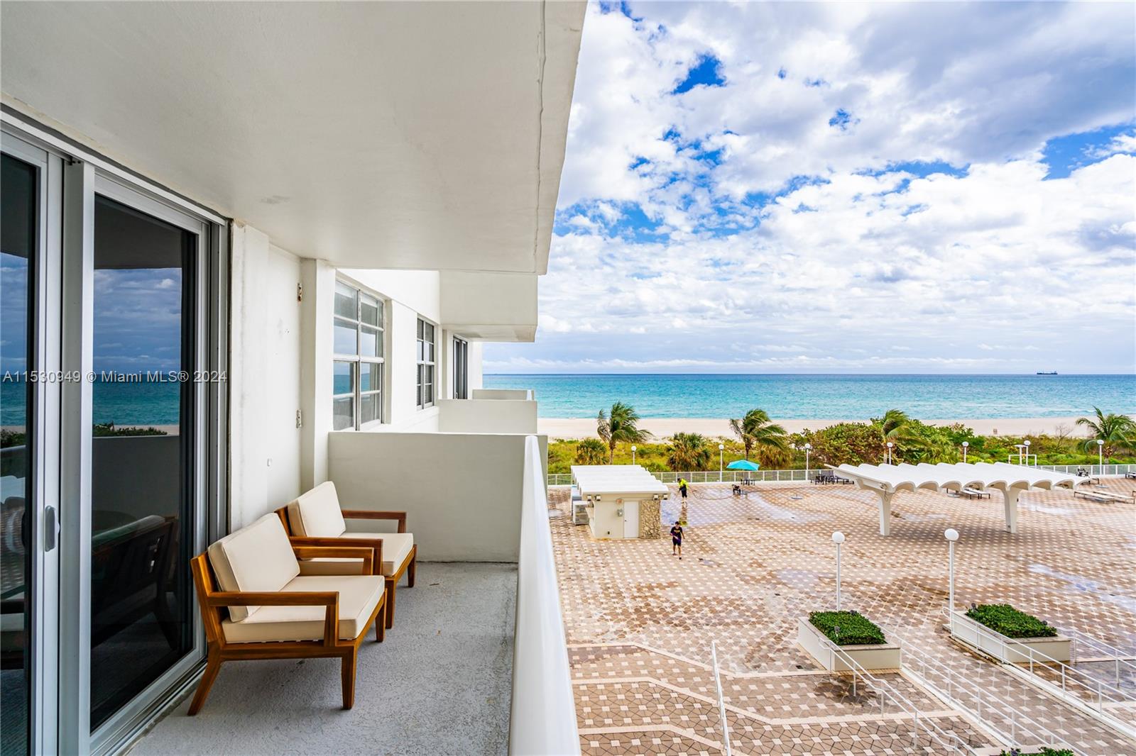 5701 Collins Ave 412, Miami Beach, Florida 33140, 2 Bedrooms Bedrooms, ,2 BathroomsBathrooms,Residentiallease,For Rent,5701 Collins Ave 412,A11530949