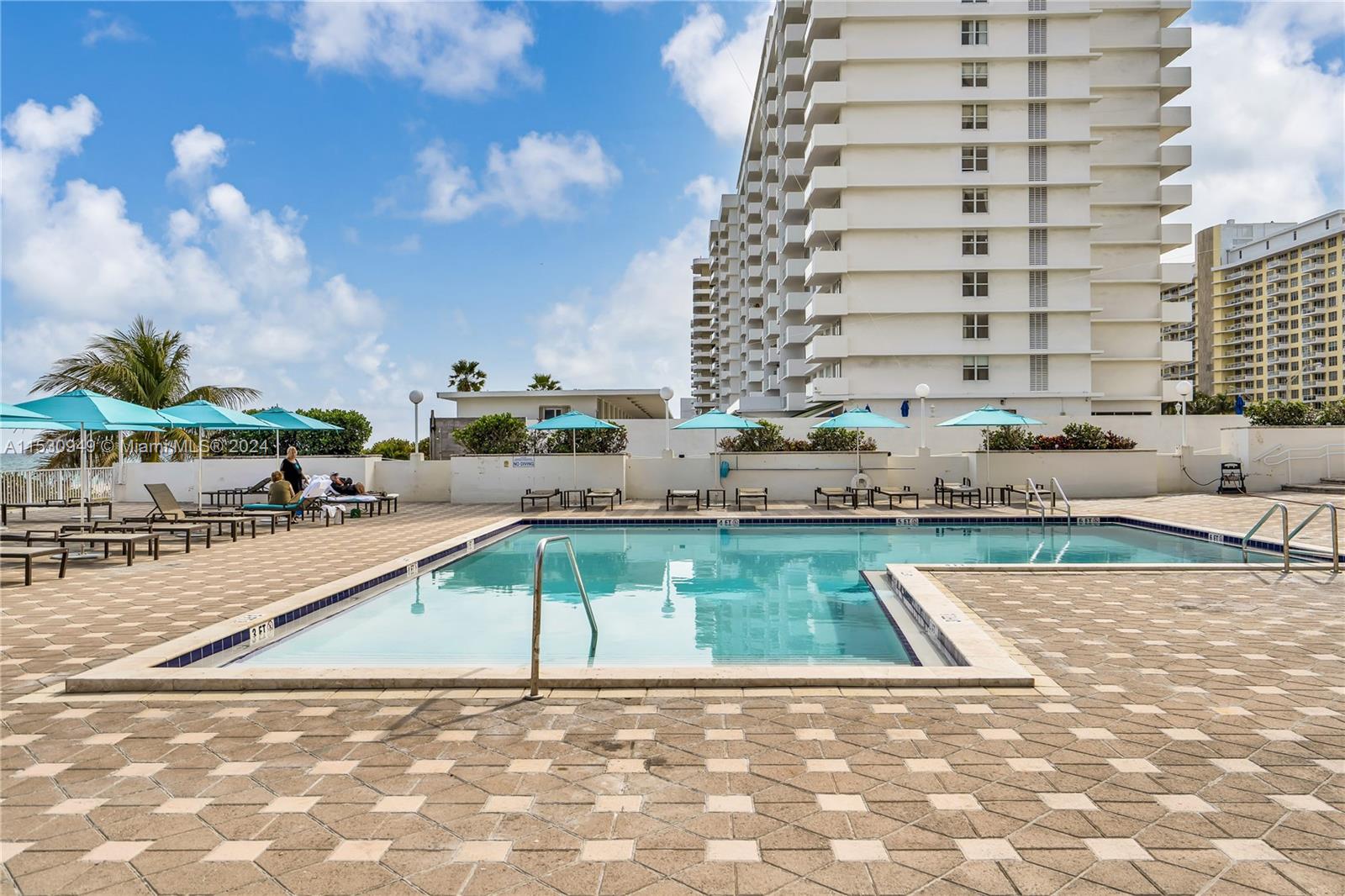5701 Collins Ave 412, Miami Beach, Florida 33140, 2 Bedrooms Bedrooms, ,2 BathroomsBathrooms,Residentiallease,For Rent,5701 Collins Ave 412,A11530949