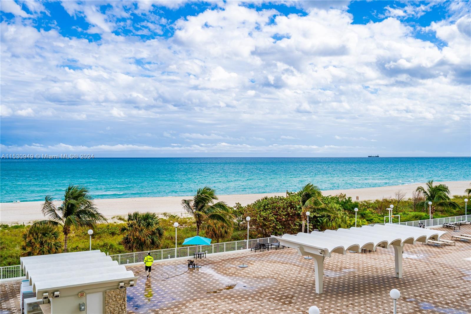 5701 Collins Ave 412, Miami Beach, Florida 33140, 2 Bedrooms Bedrooms, ,2 BathroomsBathrooms,Residentiallease,For Rent,5701 Collins Ave 412,A11530949