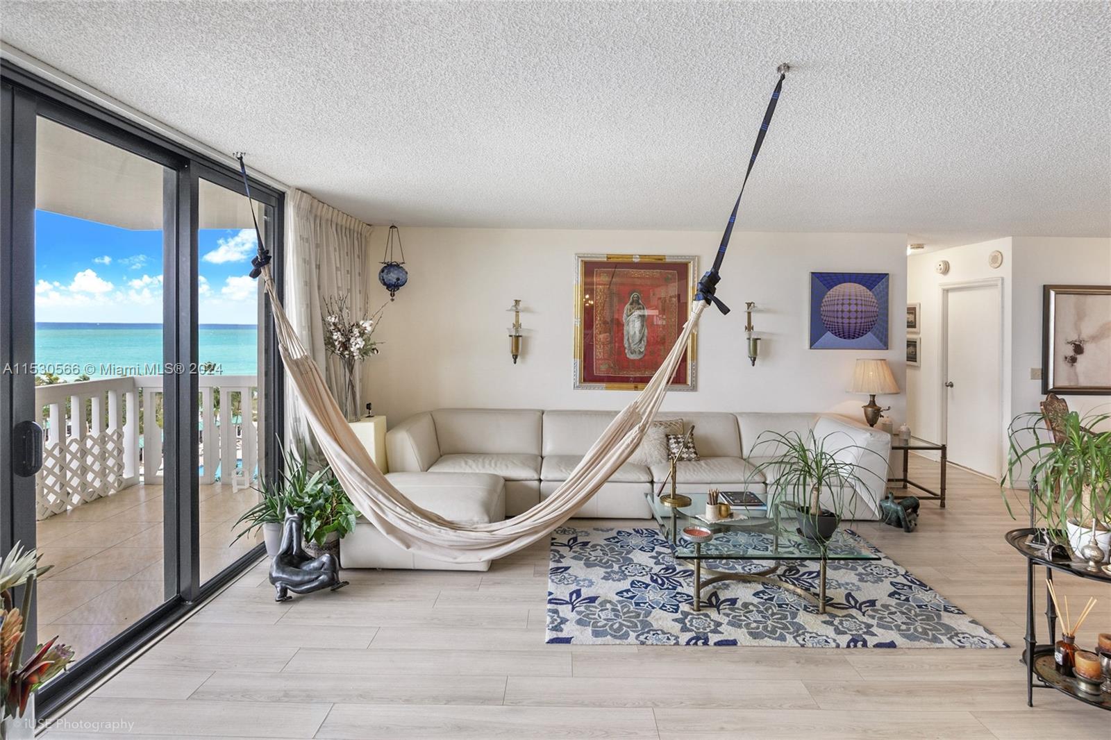 9801 Collins Ave 10K, Bal Harbour, Florida 33154, 2 Bedrooms Bedrooms, ,2 BathroomsBathrooms,Residentiallease,For Rent,9801 Collins Ave 10K,A11530566