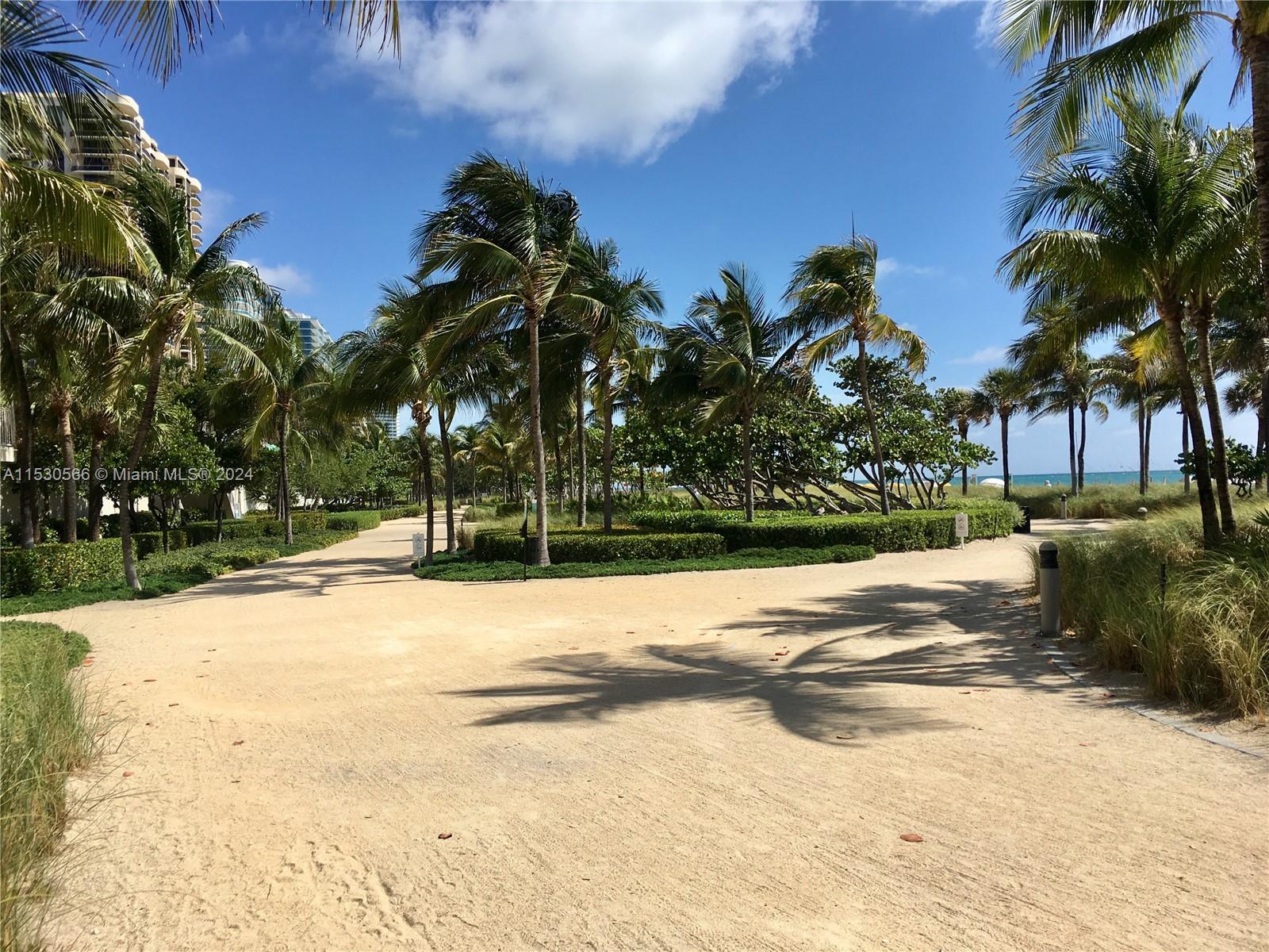 Bal Harbour Beach walking, biking and running area