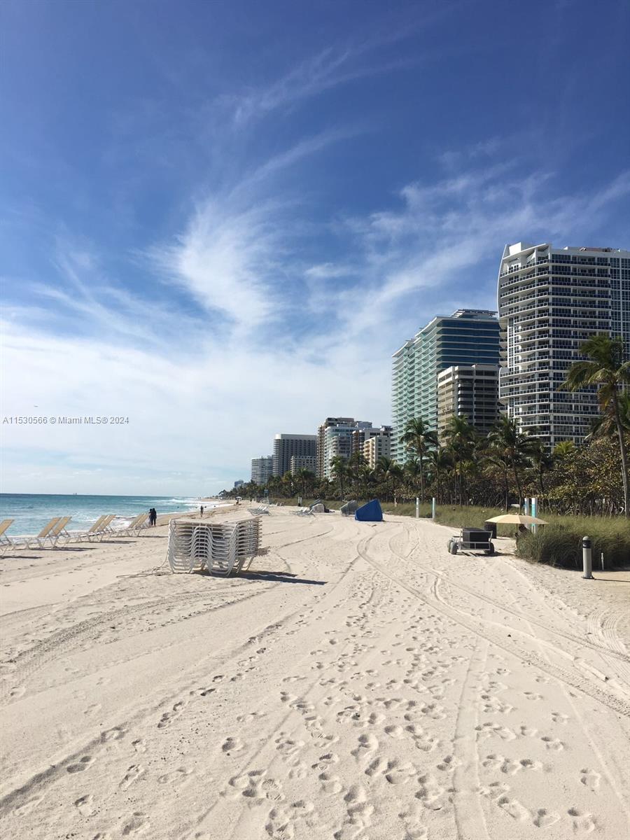 Bal Harbour beach