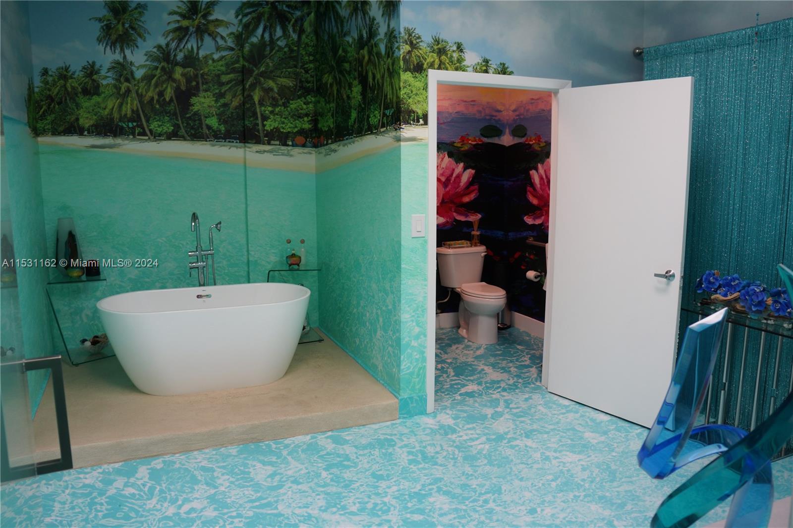 PRIVATE BATH