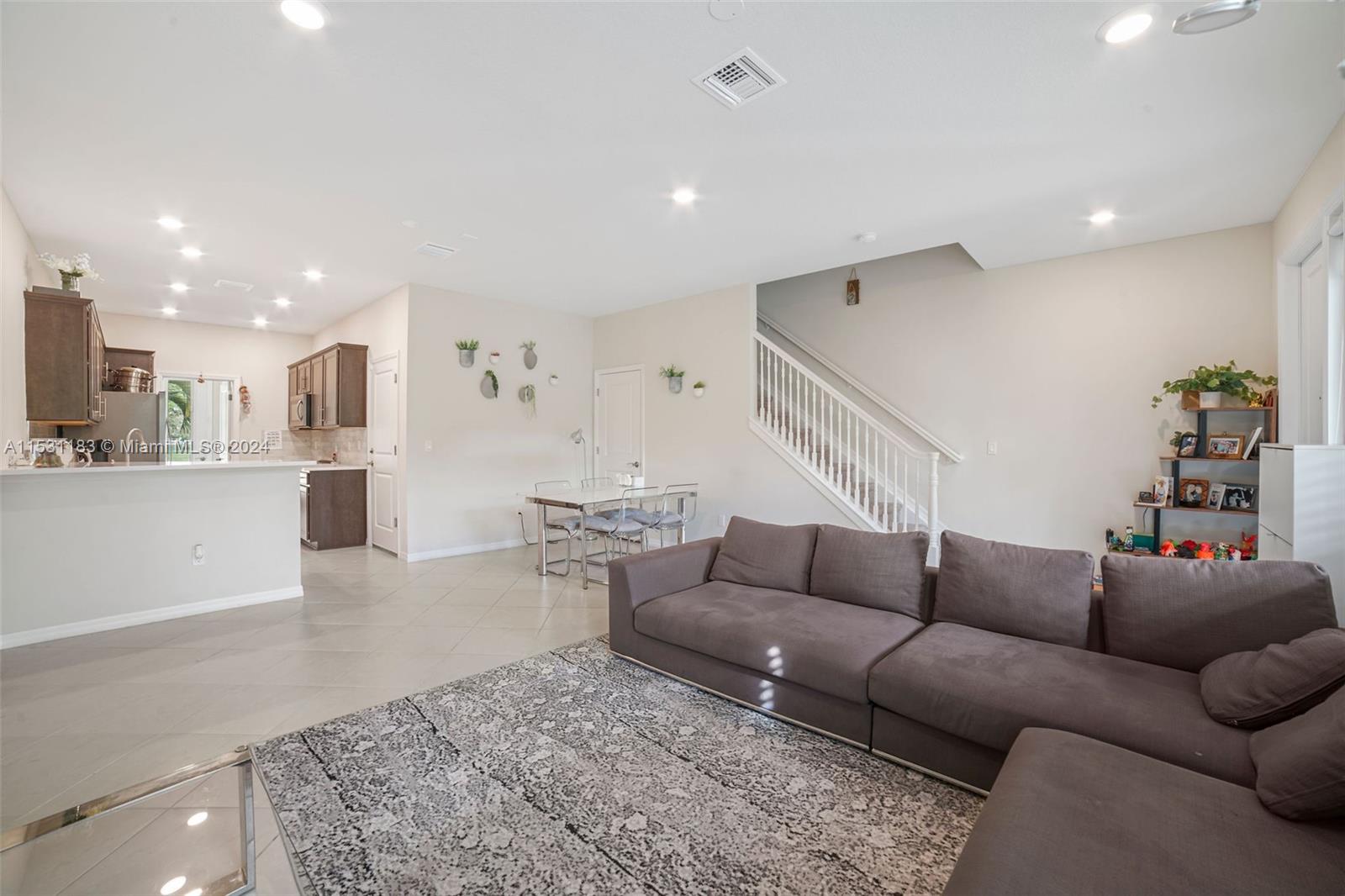 4154 Greenway Dr, Hollywood, Florida 33021, 3 Bedrooms Bedrooms, ,2 BathroomsBathrooms,Residential,For Sale,4154 Greenway Dr,A11531183