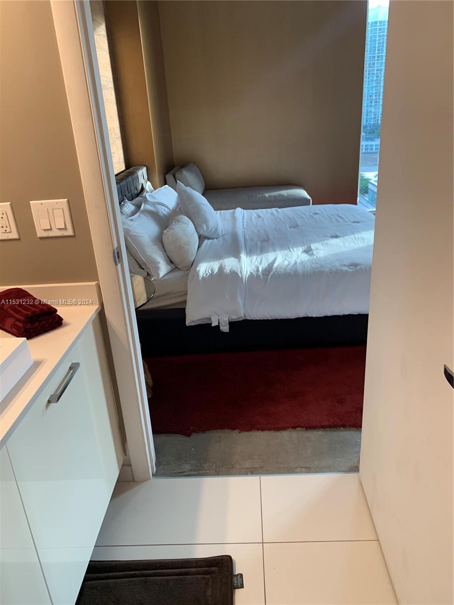 151 SE 1st St 2009, Miami, Florida 33131, 1 Bedroom Bedrooms, ,1 BathroomBathrooms,Residentiallease,For Rent,151 SE 1st St 2009,A11531232
