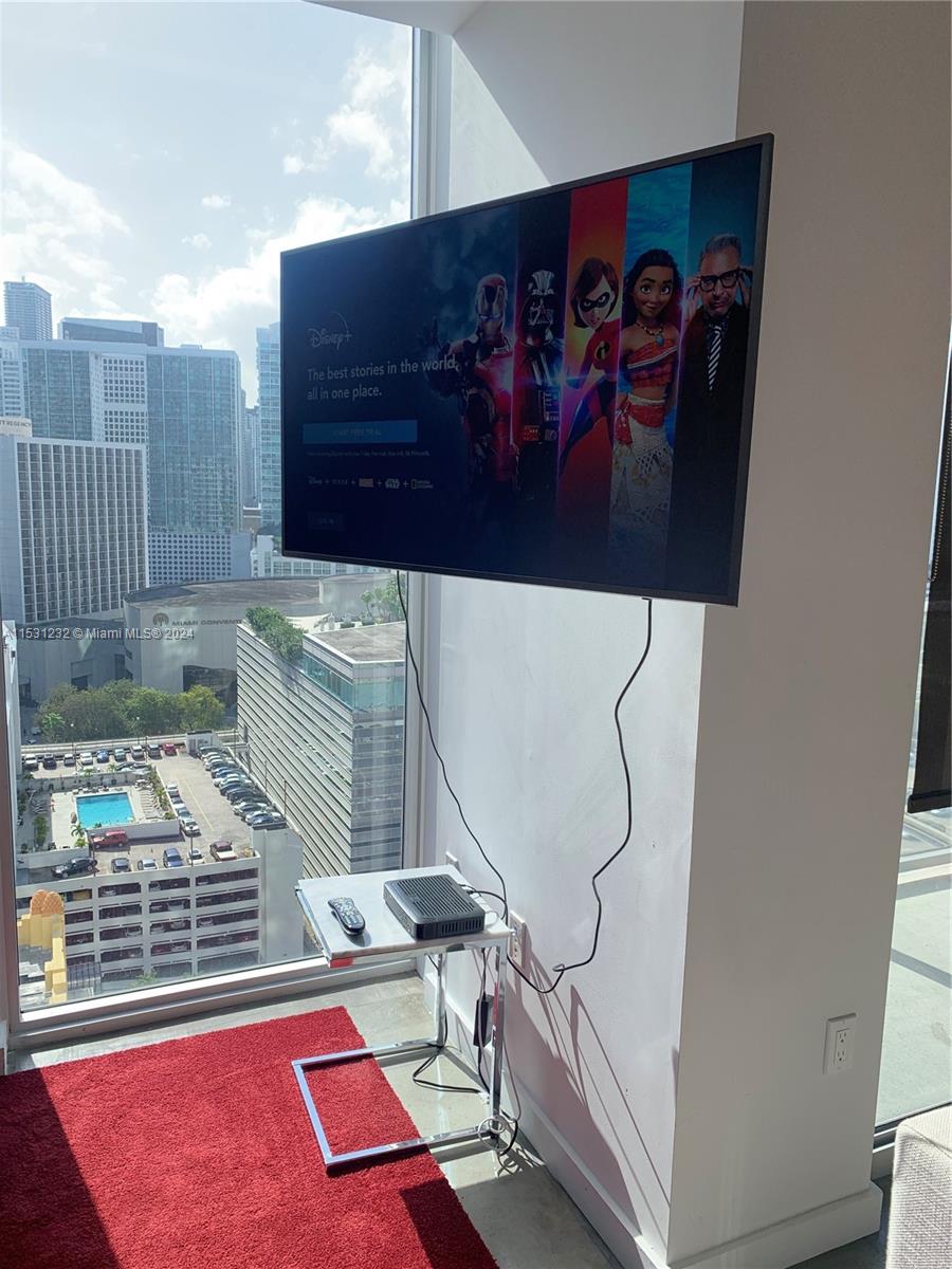 151 SE 1st St 2009, Miami, Florida 33131, 1 Bedroom Bedrooms, ,1 BathroomBathrooms,Residentiallease,For Rent,151 SE 1st St 2009,A11531232