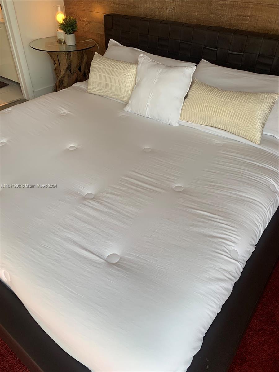 151 SE 1st St 2009, Miami, Florida 33131, 1 Bedroom Bedrooms, ,1 BathroomBathrooms,Residentiallease,For Rent,151 SE 1st St 2009,A11531232