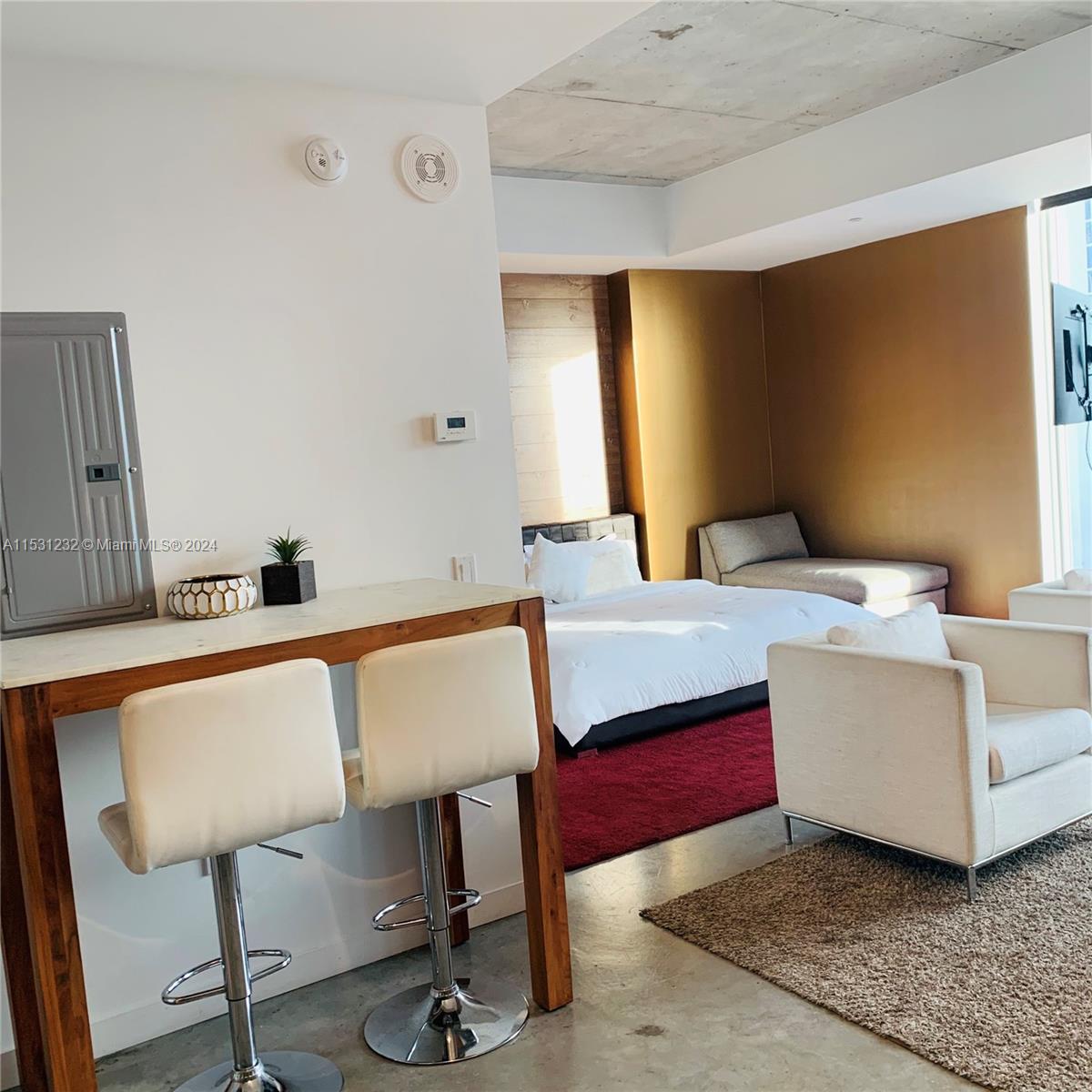 151 SE 1st St 2009, Miami, Florida 33131, 1 Bedroom Bedrooms, ,1 BathroomBathrooms,Residentiallease,For Rent,151 SE 1st St 2009,A11531232